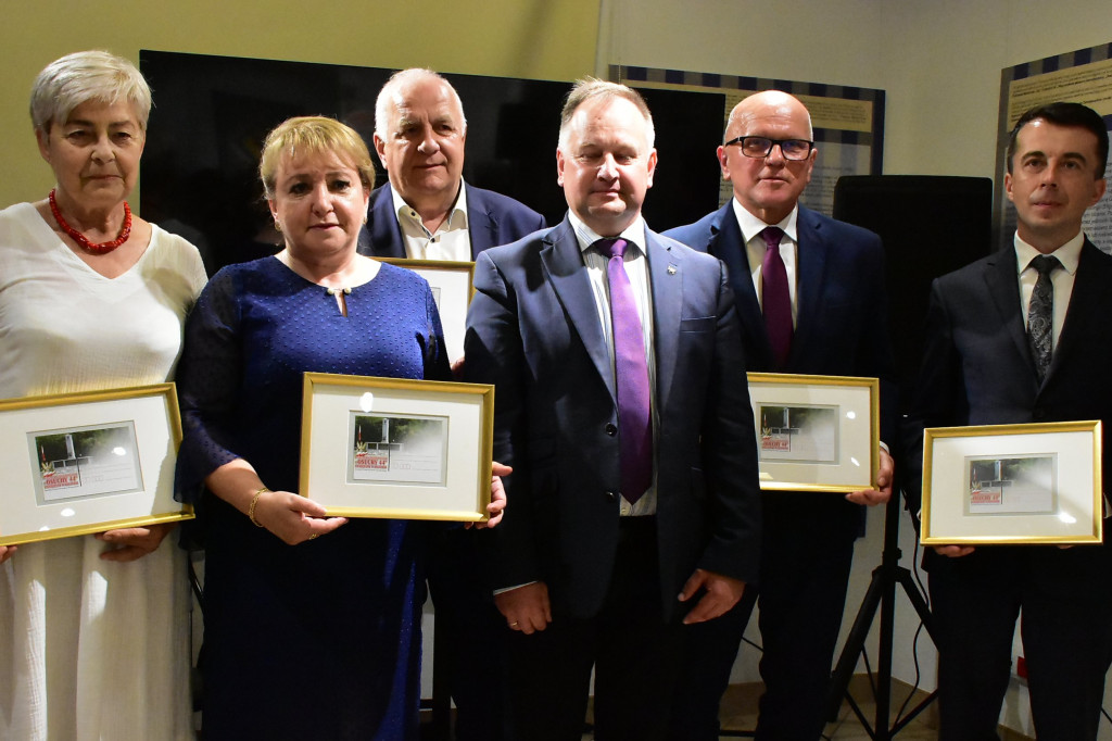 Okolicznościowa kartka Poczty Polskiej upamiętnia bitwę pod Osuchami