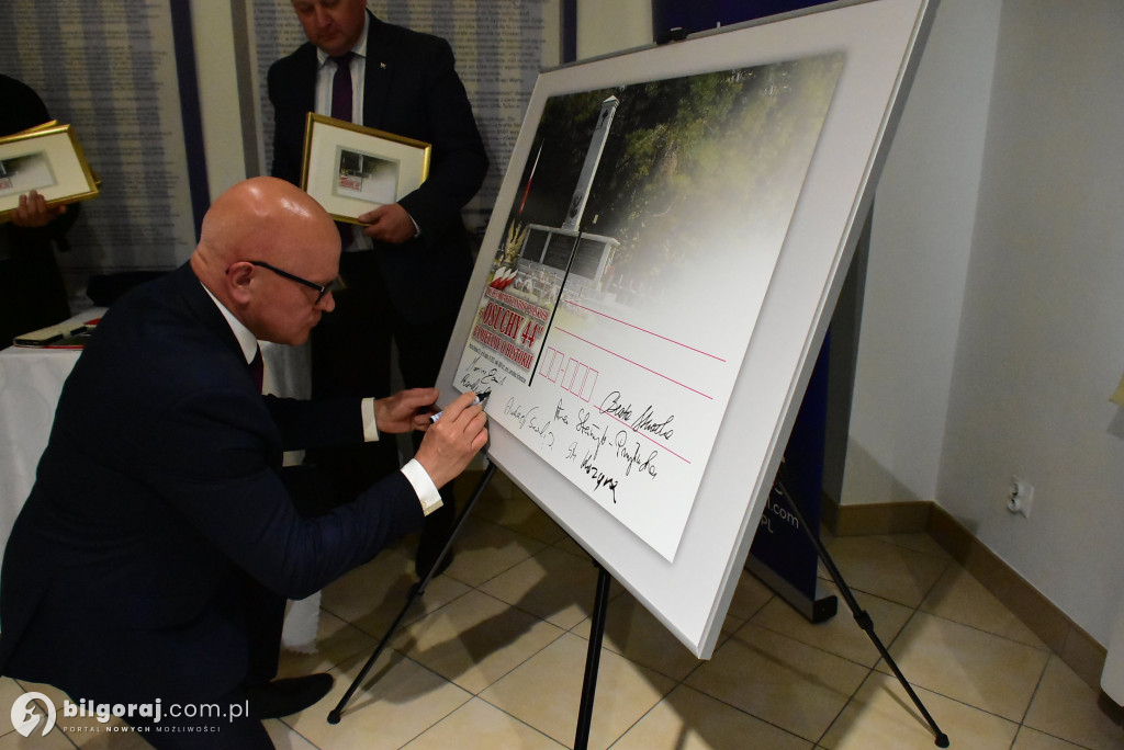 Okolicznościowa kartka Poczty Polskiej upamiętnia bitwę pod Osuchami