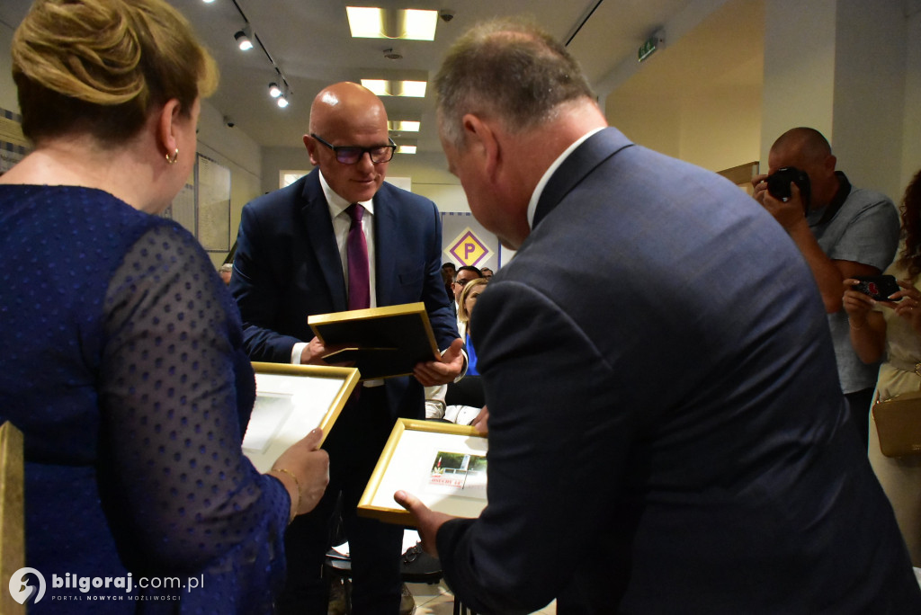 Okolicznościowa kartka Poczty Polskiej upamiętnia bitwę pod Osuchami