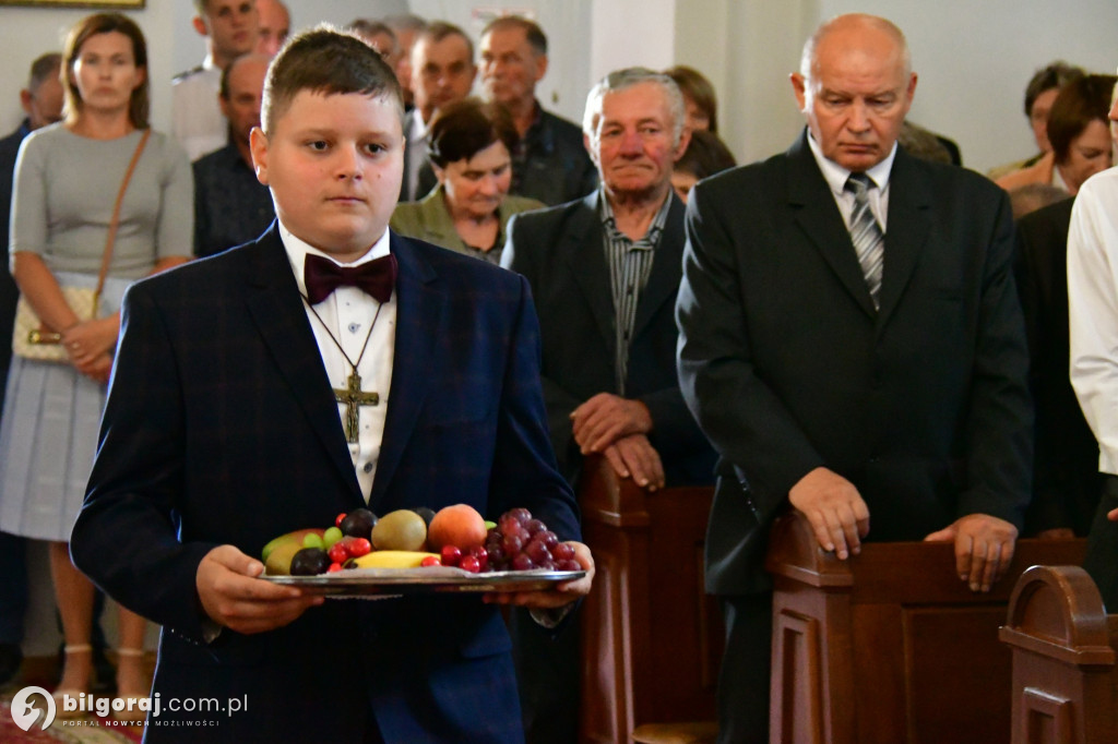 Bierzmowanie młodzieży w Luchowie Dolnym