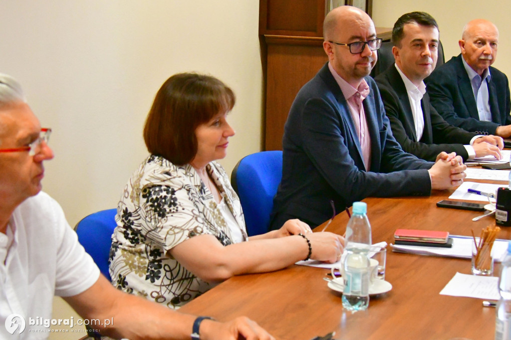 Jest dyrektor Młodzieżowego Domu Kultury w Biłgoraju