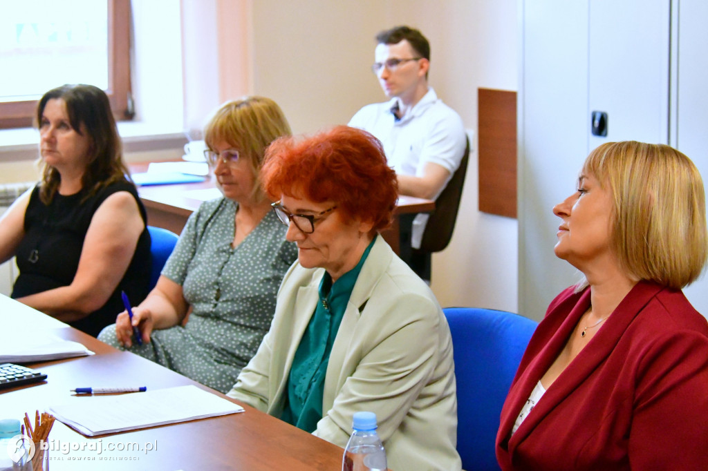 Jest dyrektor Młodzieżowego Domu Kultury w Biłgoraju