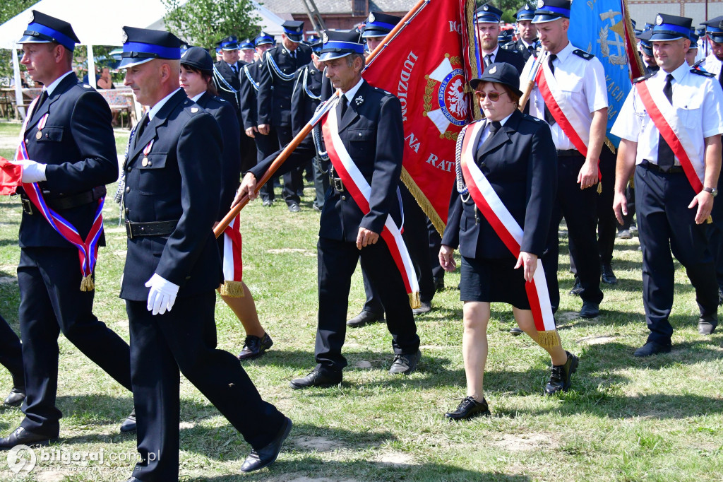 W Żurawiu, strażacy gaszą od 100 lat