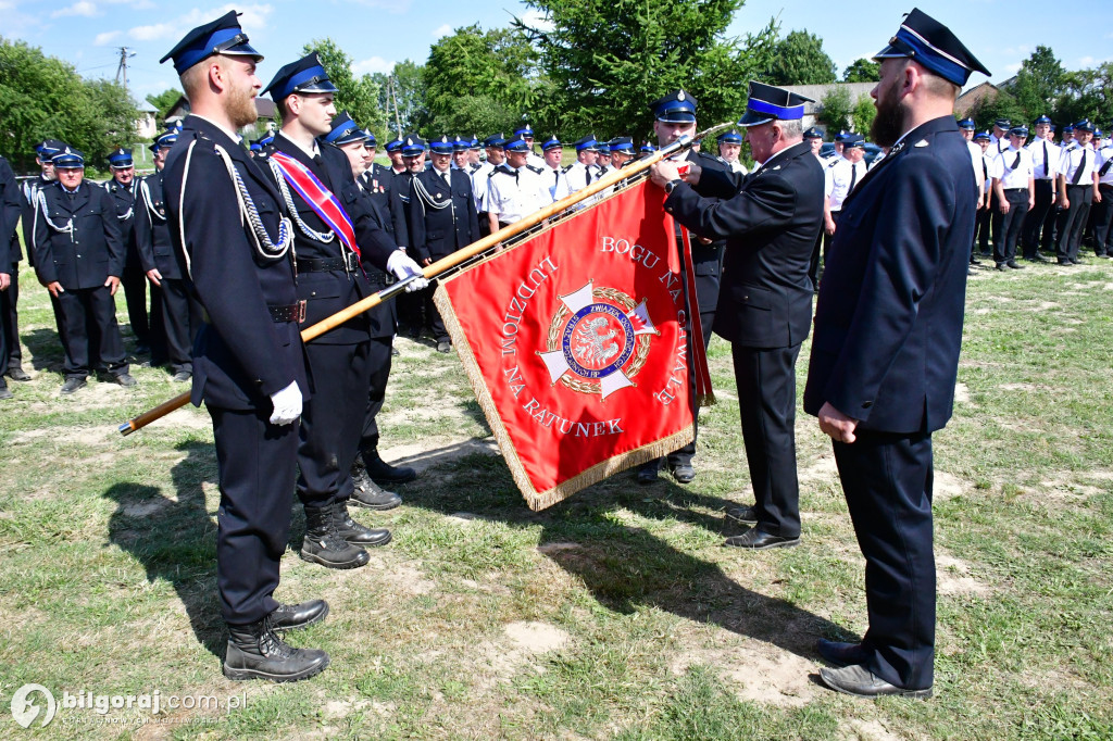 W Żurawiu, strażacy gaszą od 100 lat