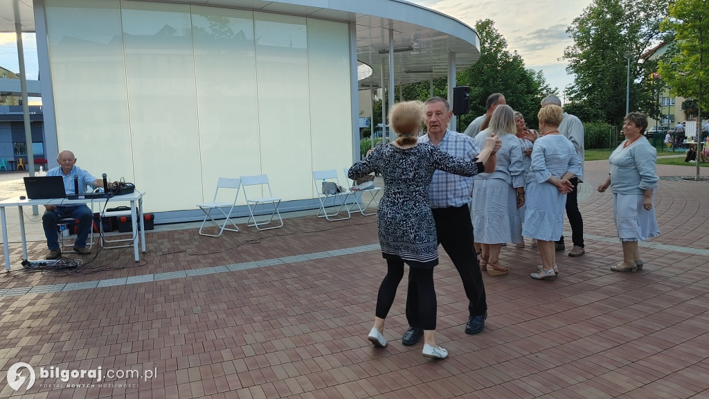 Seniorzy rozruszali centrum Biłgoraja