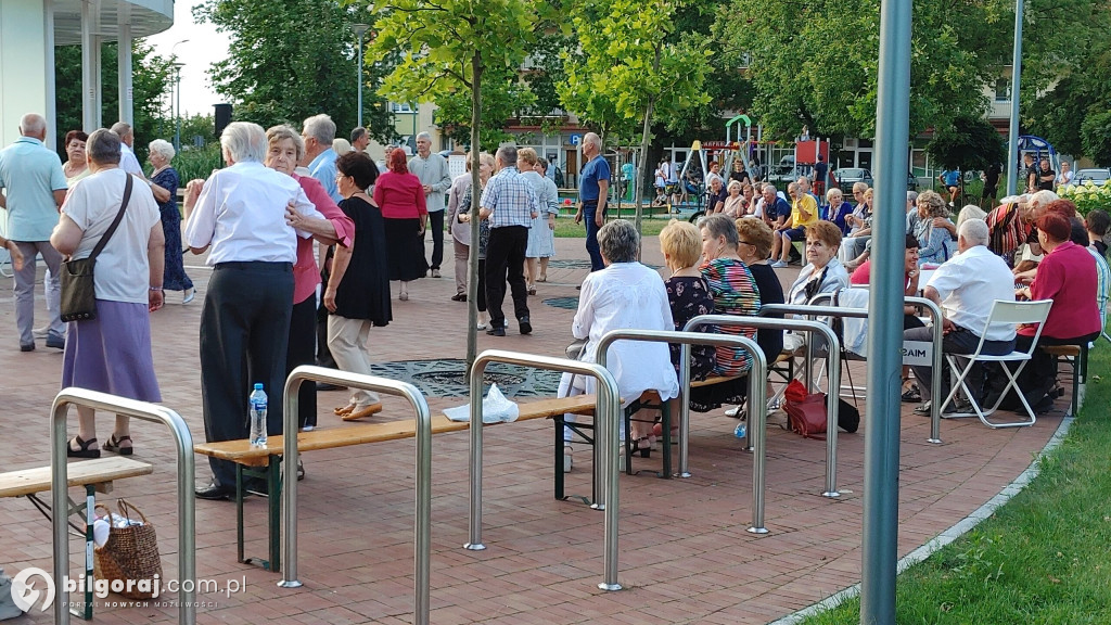 Seniorzy rozruszali centrum Biłgoraja