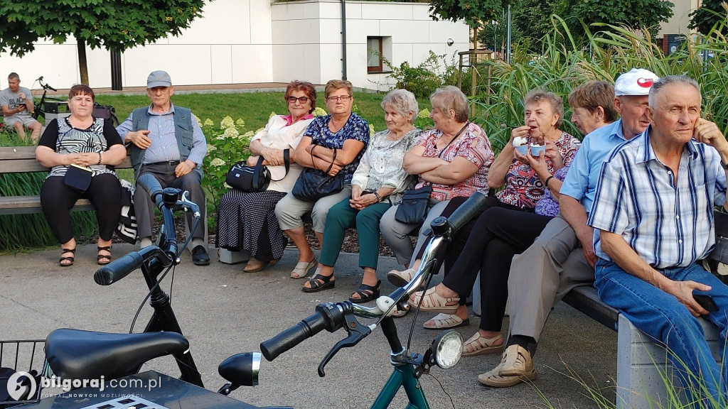Seniorzy rozruszali centrum Biłgoraja