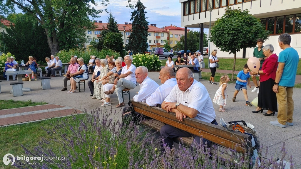 Seniorzy rozruszali centrum Biłgoraja