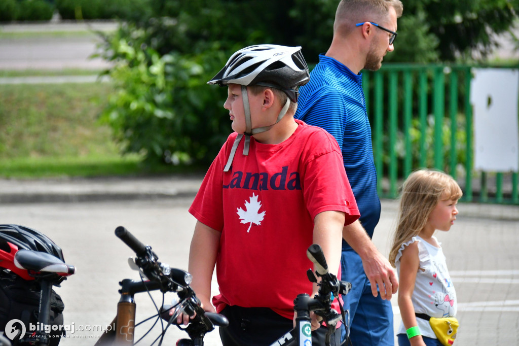 Ruszyli rowerami na żurawinowy szlak