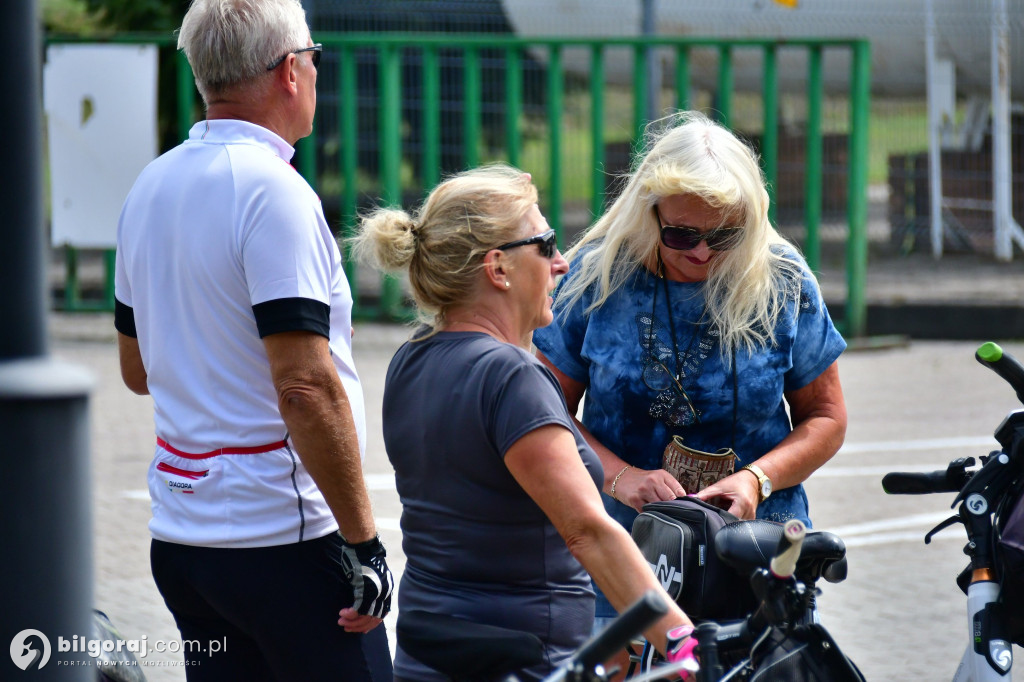 Ruszyli rowerami na żurawinowy szlak