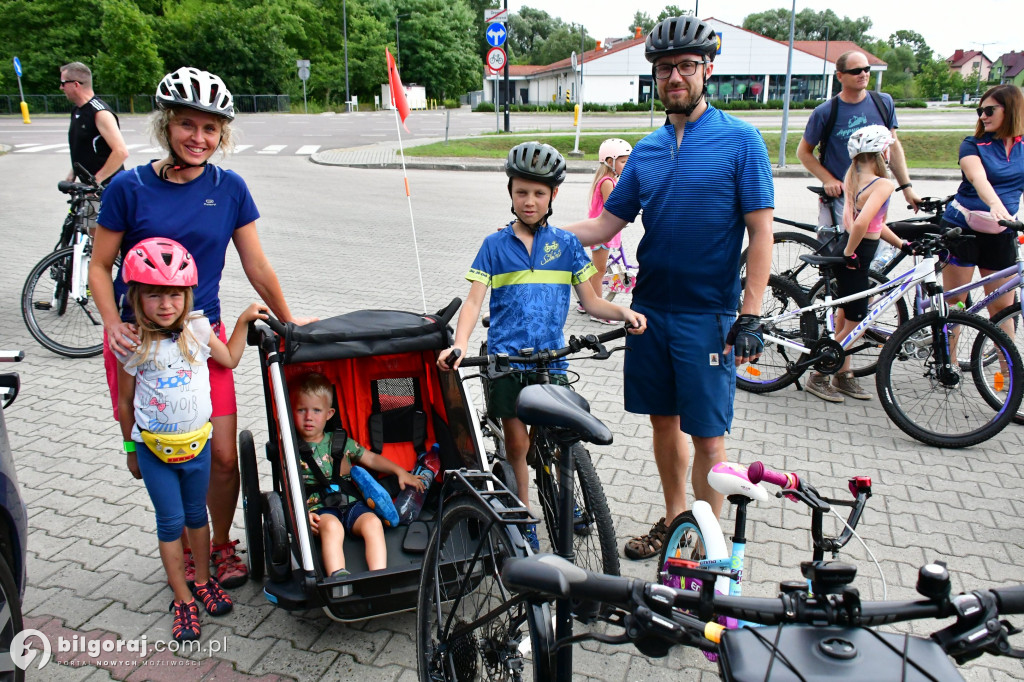 Ruszyli rowerami na żurawinowy szlak