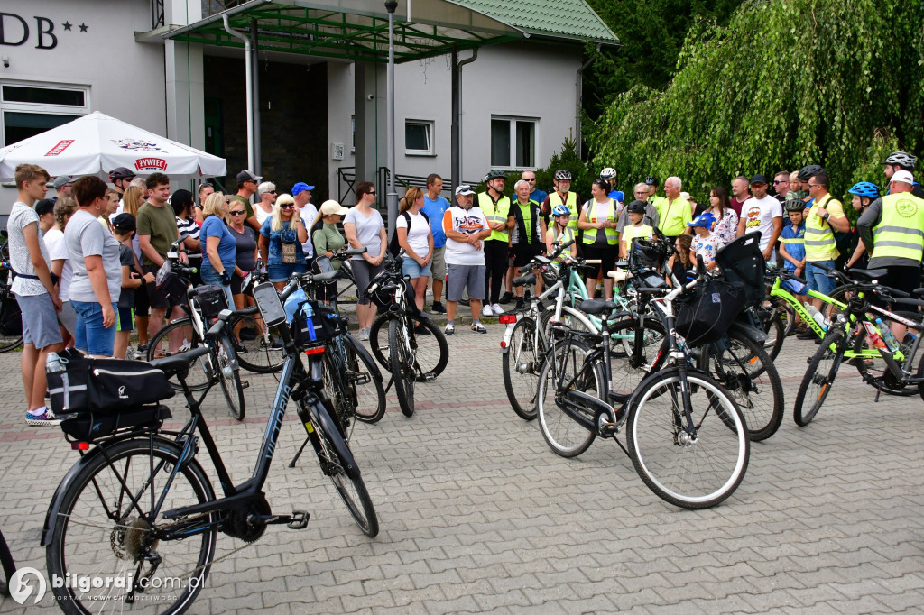 Ruszyli rowerami na żurawinowy szlak