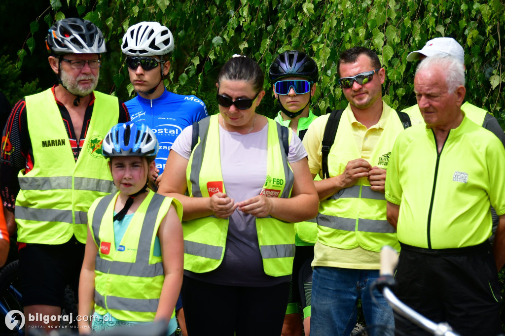 Ruszyli rowerami na żurawinowy szlak