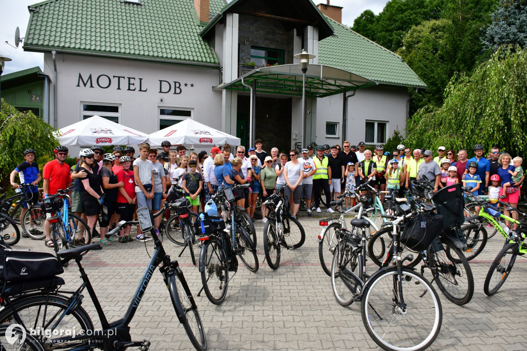 Ruszyli rowerami na żurawinowy szlak