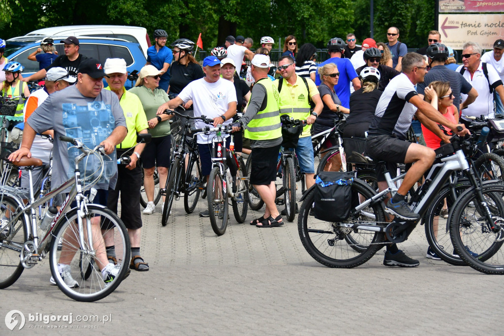 Ruszyli rowerami na żurawinowy szlak