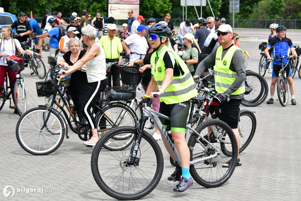 Ruszyli rowerami na żurawinowy szlak