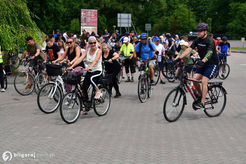 Ruszyli rowerami na żurawinowy szlak