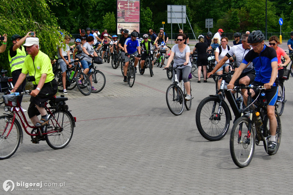 Ruszyli rowerami na żurawinowy szlak