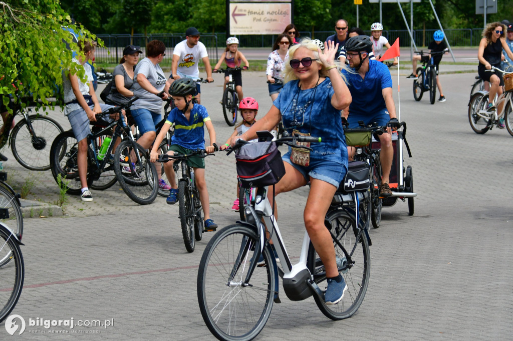 Ruszyli rowerami na żurawinowy szlak