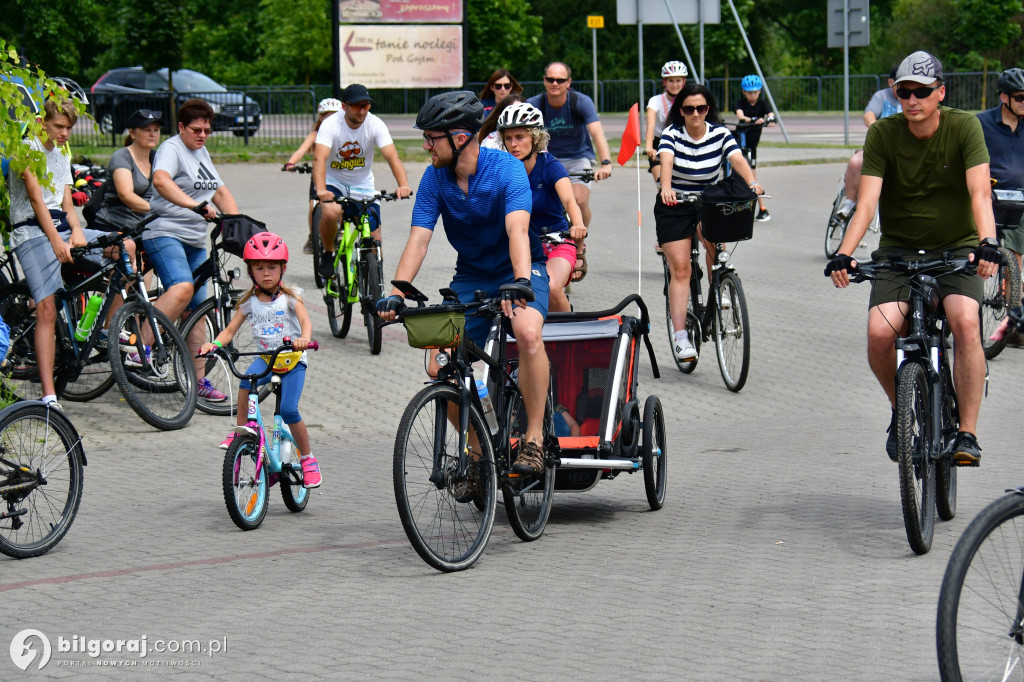 Ruszyli rowerami na żurawinowy szlak