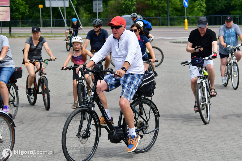 Ruszyli rowerami na żurawinowy szlak