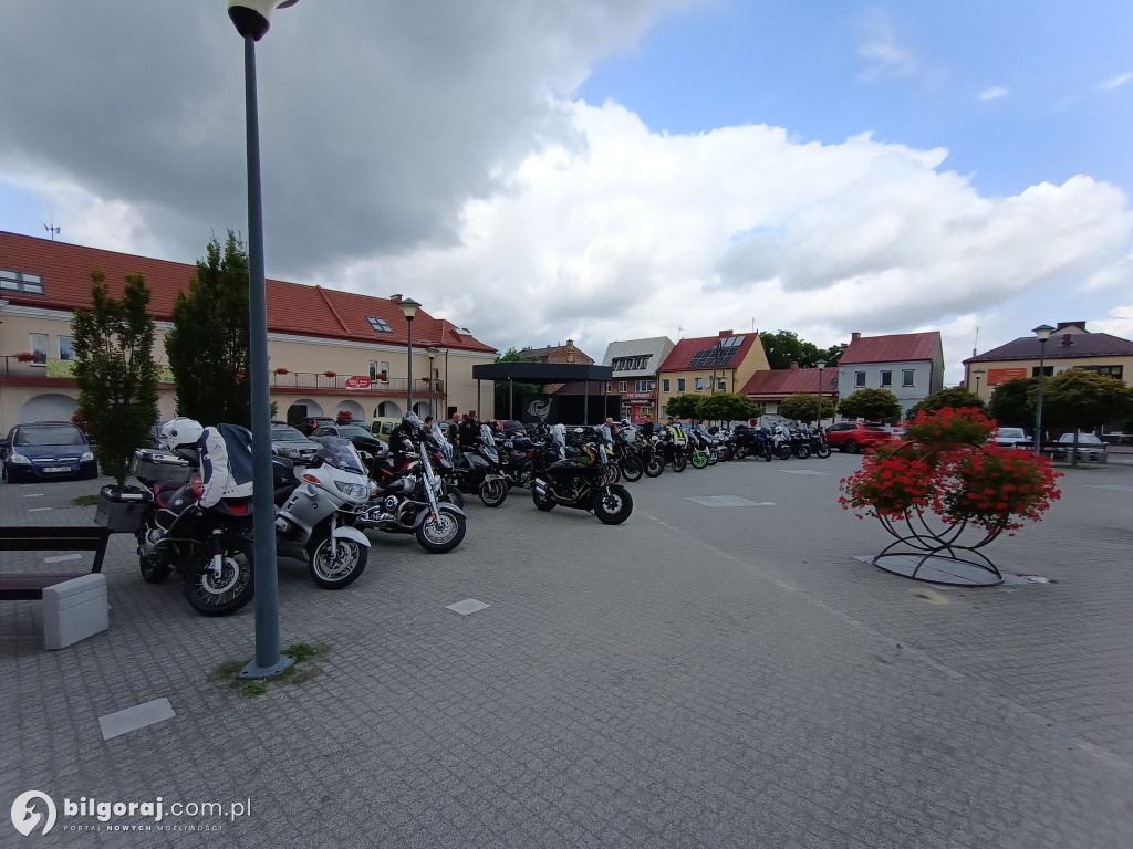 Przystanek Tarnogród na trasie VI Roztoczańskiego Spotkania Motocyklistów