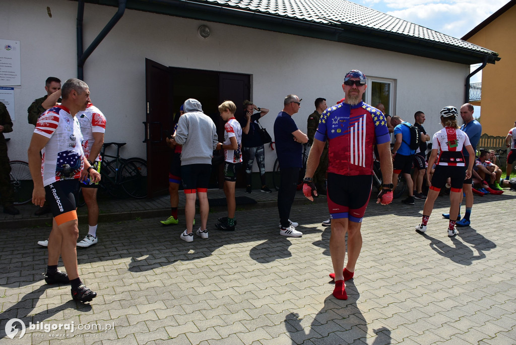 Rajd weterana przejechał przez Dąbrowicę