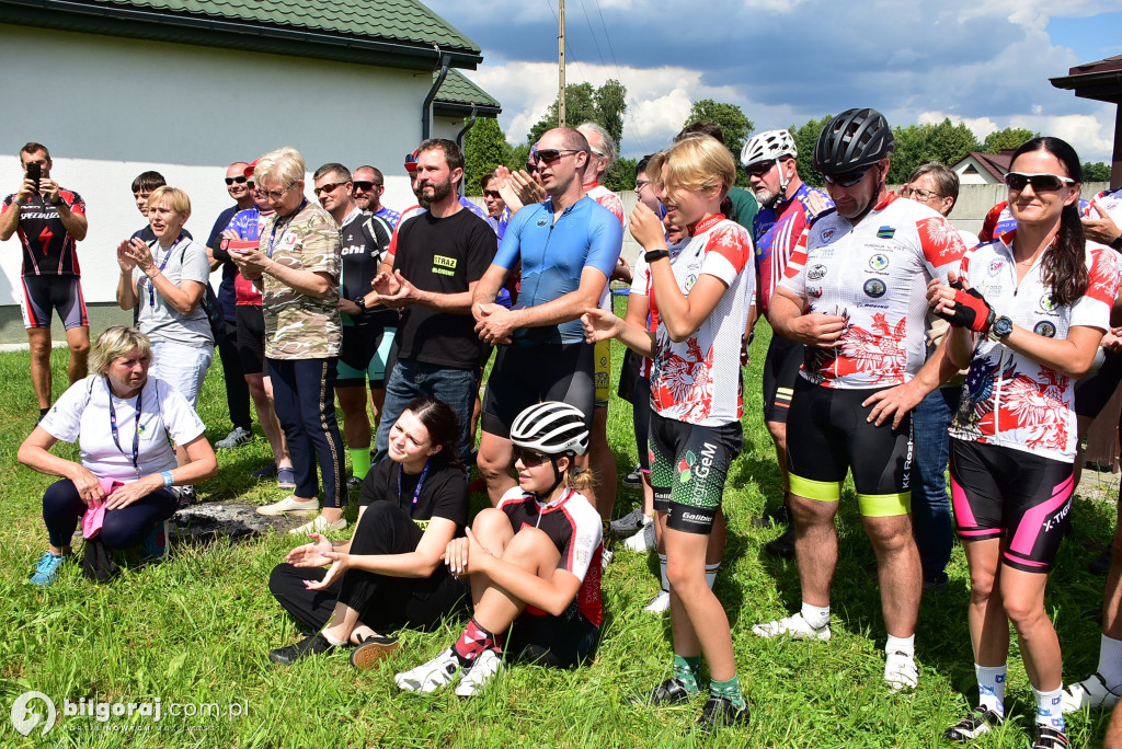 Rajd weterana przejechał przez Dąbrowicę
