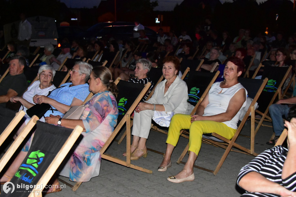 Kino plenerowe przy kościele Jana Pawła II w Biłgoraju