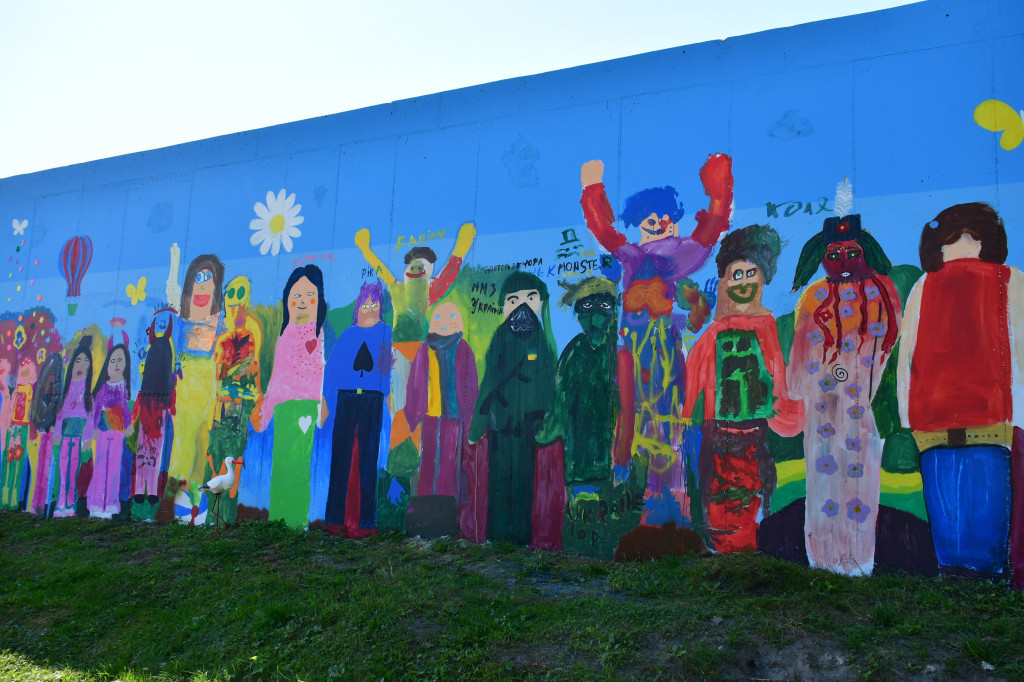 Niezwykłe murale powstały w biłgorajskiej Wiosce Dziecięcej