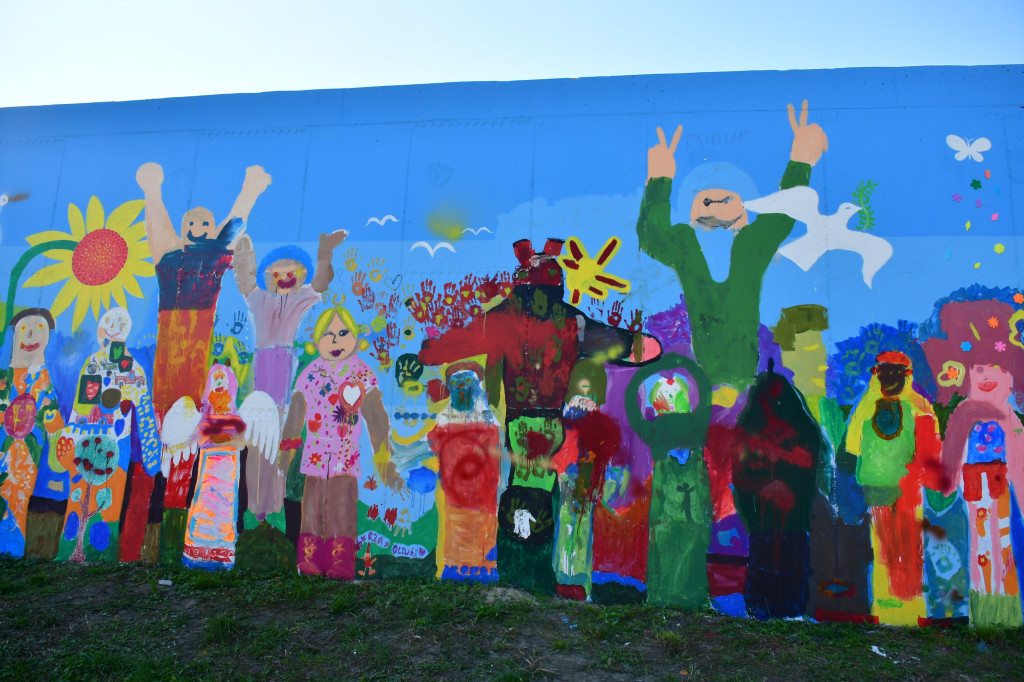 Niezwykłe murale powstały w biłgorajskiej Wiosce Dziecięcej