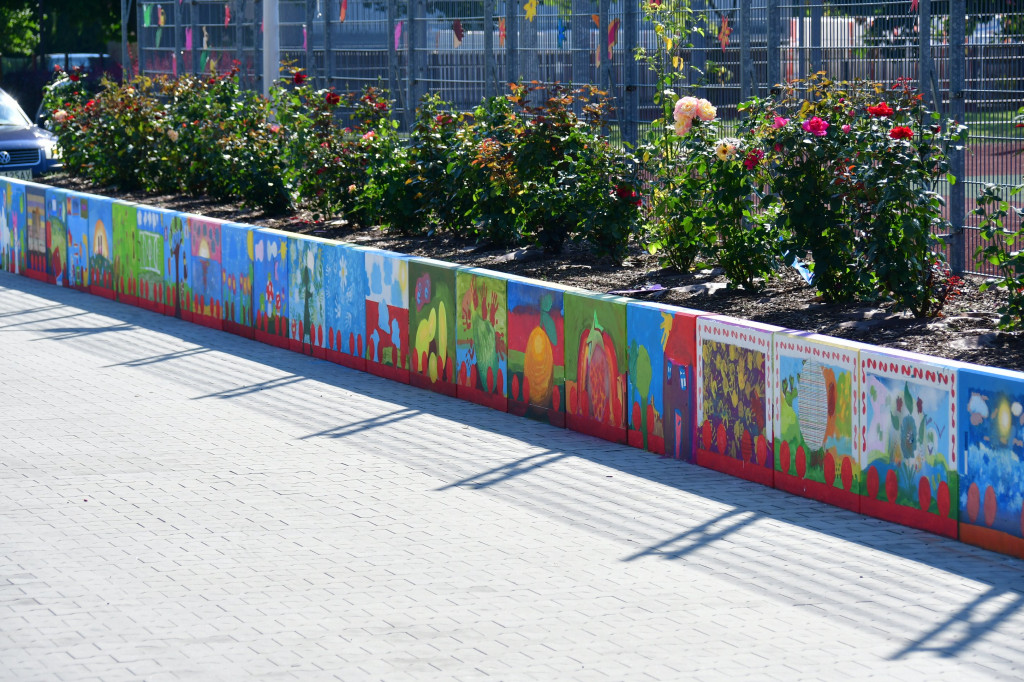 Niezwykłe murale powstały w biłgorajskiej Wiosce Dziecięcej