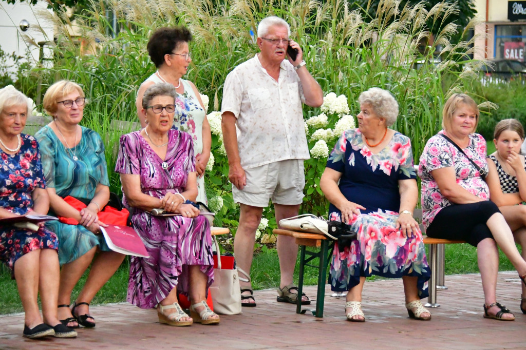Seniorzy znów ożywili centrum Biłgoraja