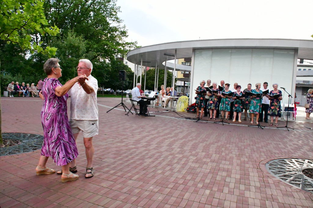 Seniorzy znów ożywili centrum Biłgoraja