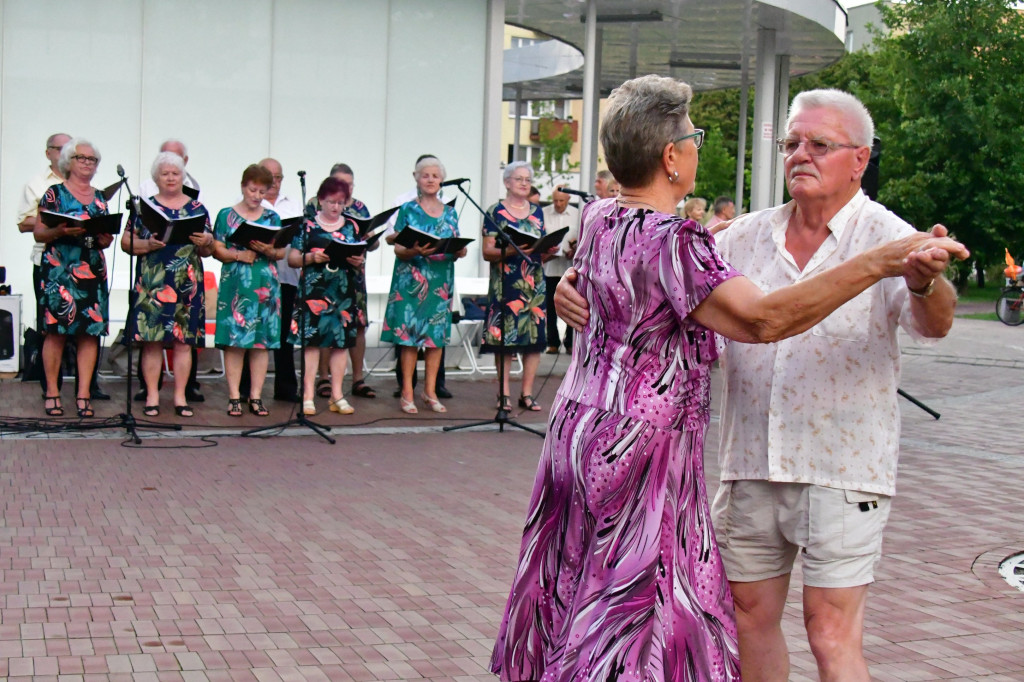 Seniorzy znów ożywili centrum Biłgoraja