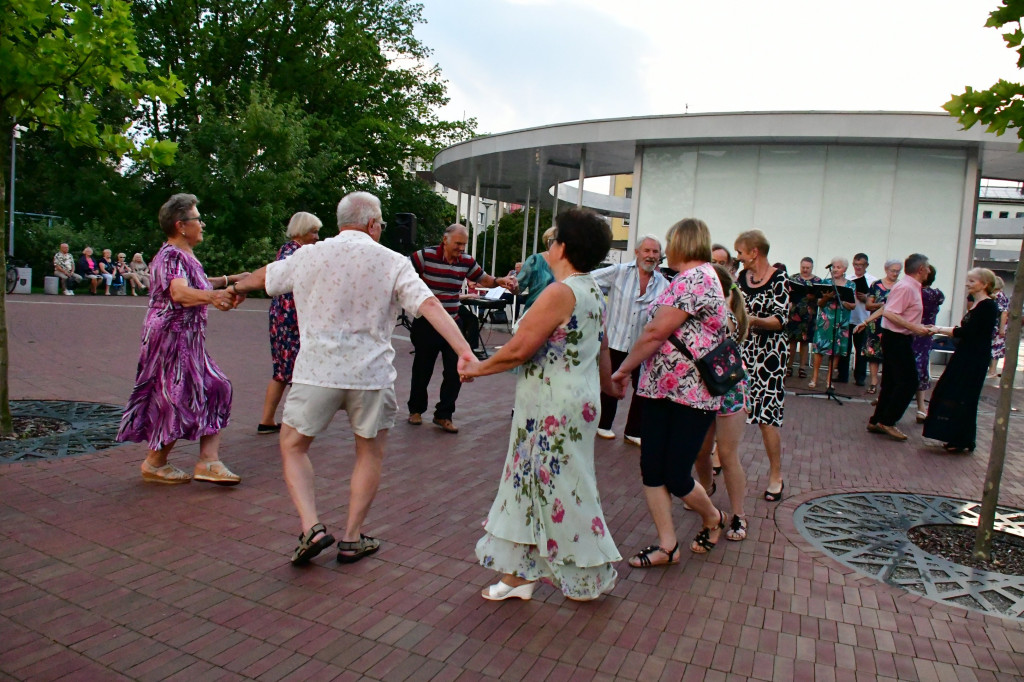 Seniorzy znów ożywili centrum Biłgoraja