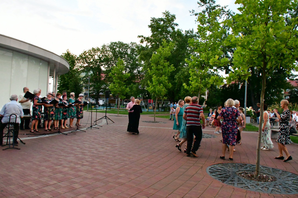 Seniorzy znów ożywili centrum Biłgoraja