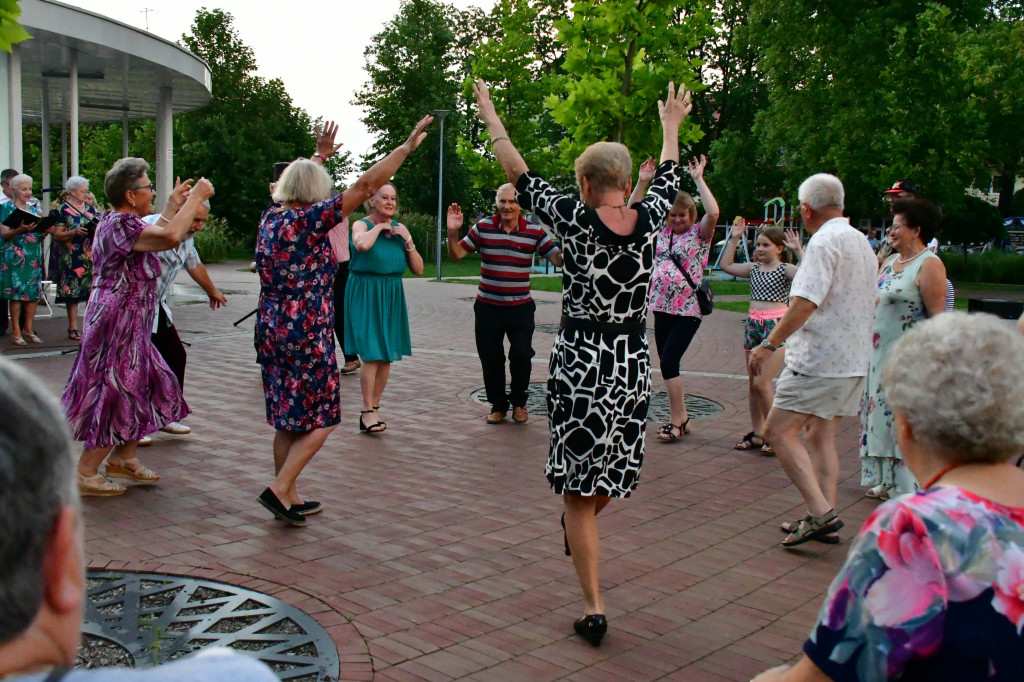 Seniorzy znów ożywili centrum Biłgoraja