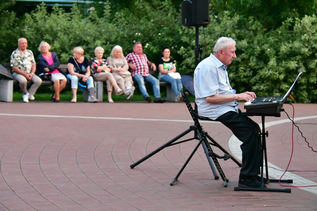 Seniorzy znów ożywili centrum Biłgoraja