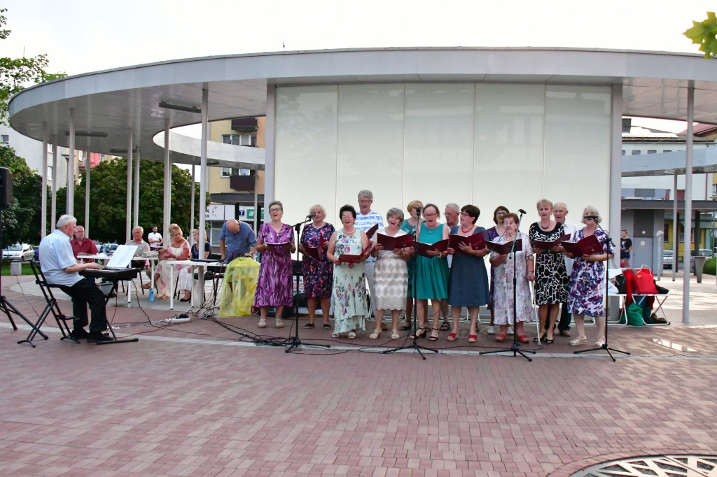 Seniorzy znów ożywili centrum Biłgoraja