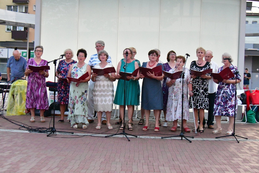 Seniorzy znów ożywili centrum Biłgoraja