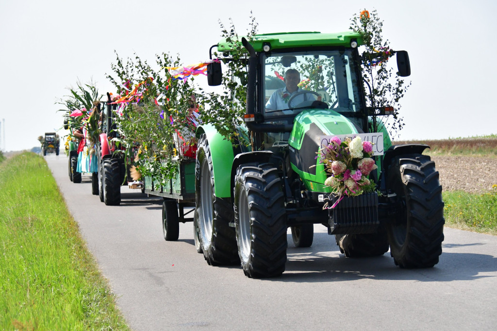 Za plony ziemi dziękowali mieszkańcy gminy Obsza