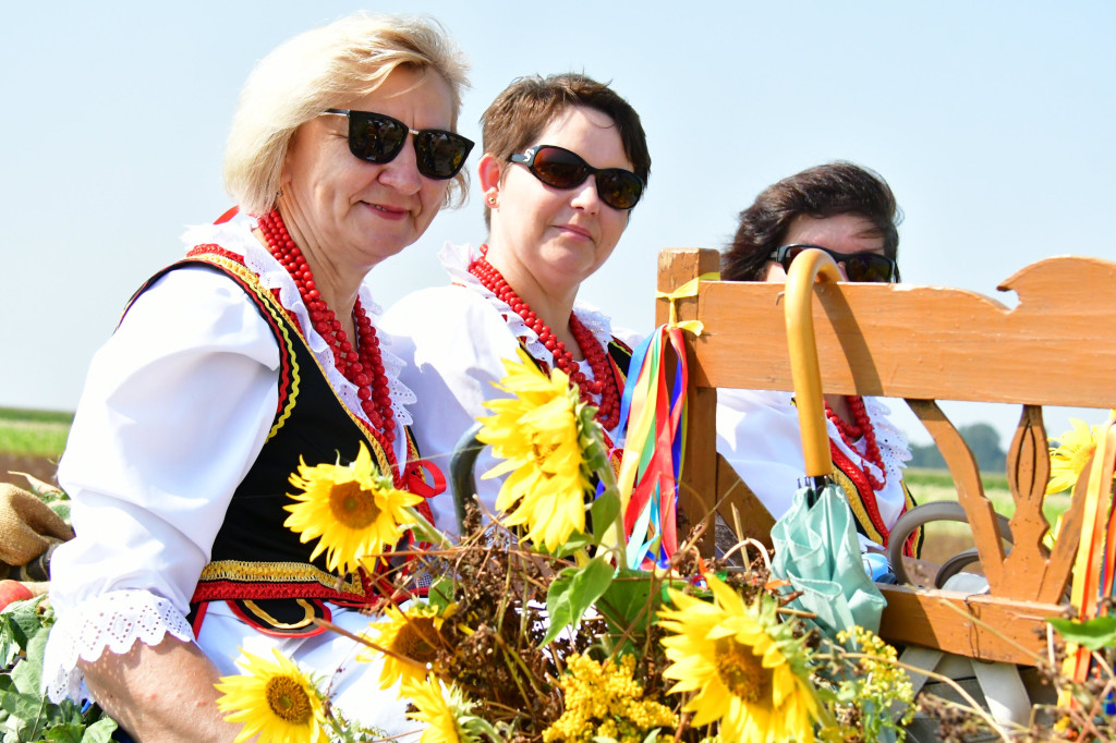 Za plony ziemi dziękowali mieszkańcy gminy Obsza