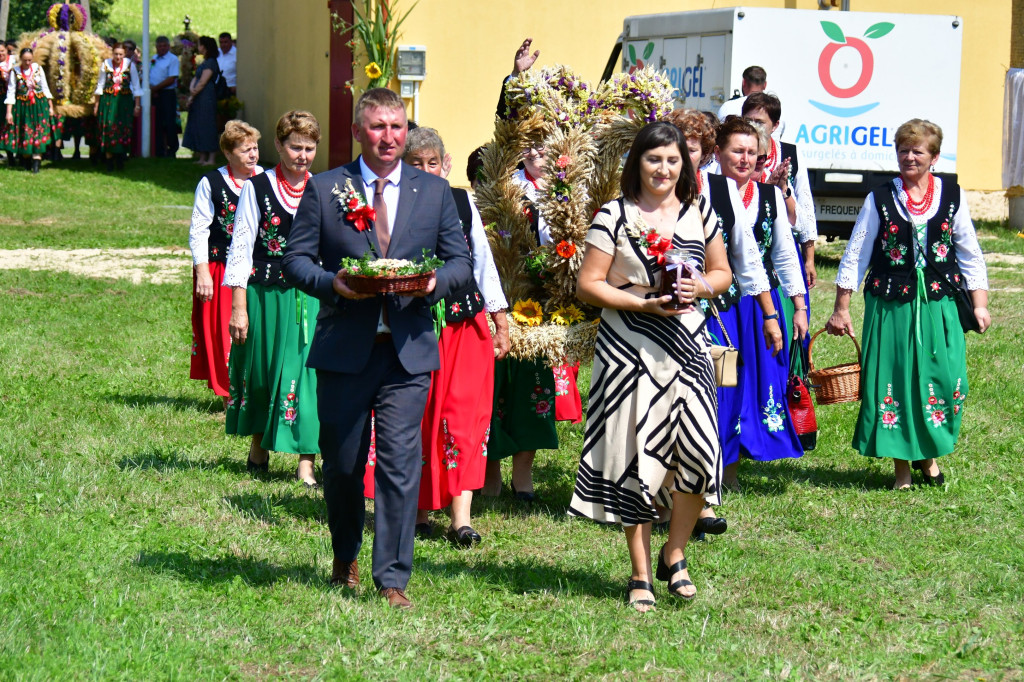 Za plony ziemi dziękowali mieszkańcy gminy Obsza