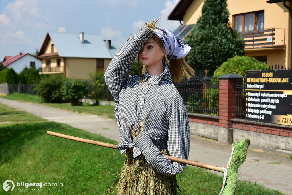 Dożynkowe dekoracje. Rolnikom z naszego powiatu nie brakuje fantazji