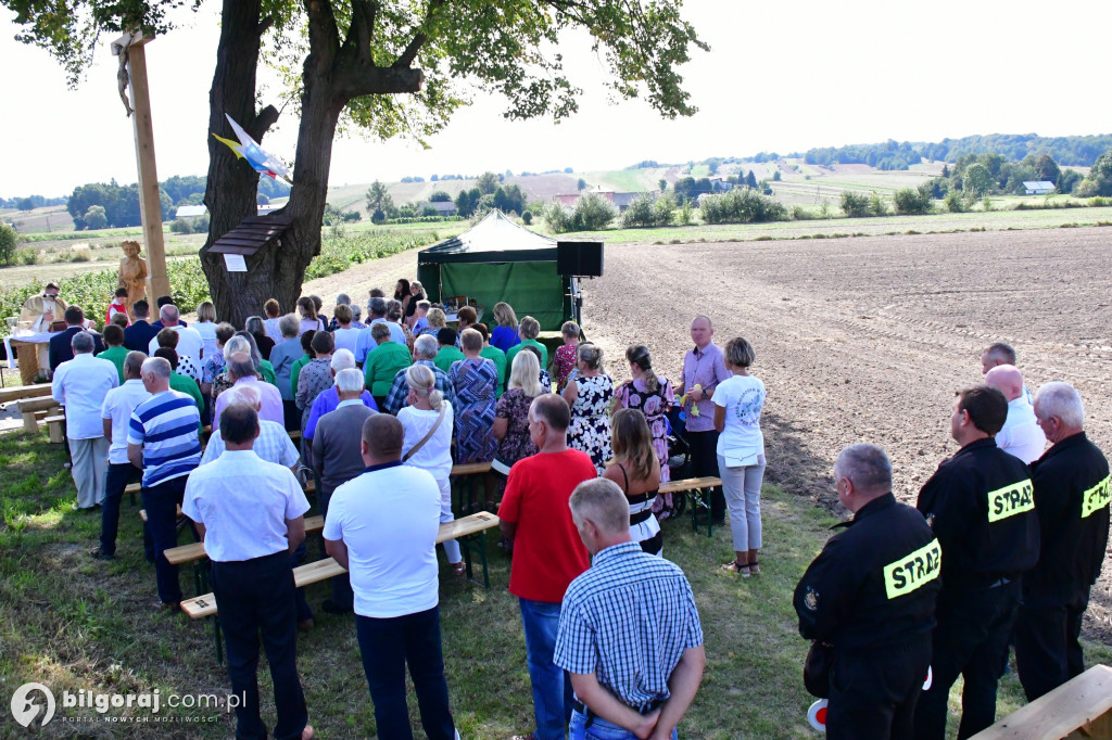 Odnowili krzyż na rozstaju dróg