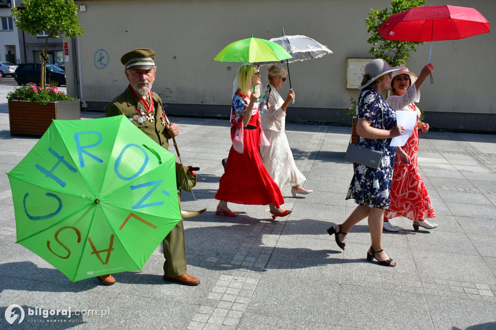 Seniorzy przejęli Biłgoraj. Od burmistrza otrzymali klucz do miasta