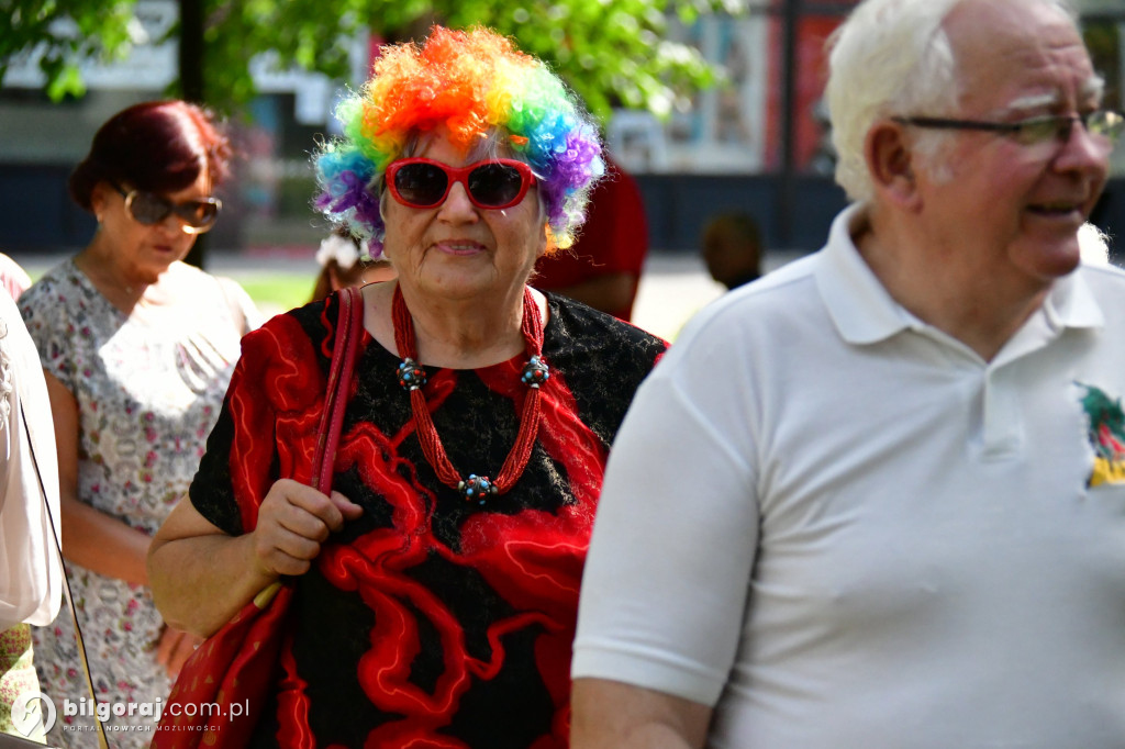 Seniorzy przejęli Biłgoraj. Od burmistrza otrzymali klucz do miasta