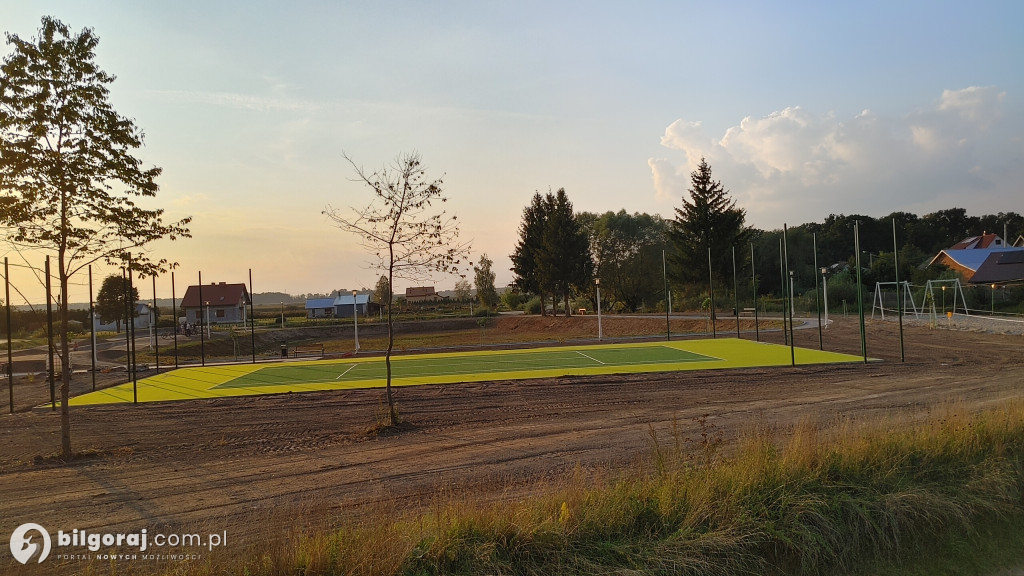 W Płusach powstaje park. Będzie gdzie odpocząć, nie zabraknie atrakcji dla młodych
