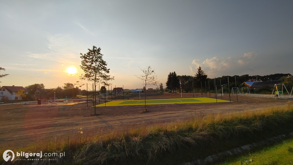 W Płusach powstaje park. Będzie gdzie odpocząć, nie zabraknie atrakcji dla młodych